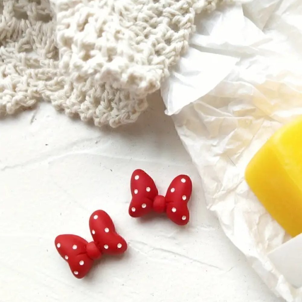Red Minnie Mouse Bow Earrings | NWT‎